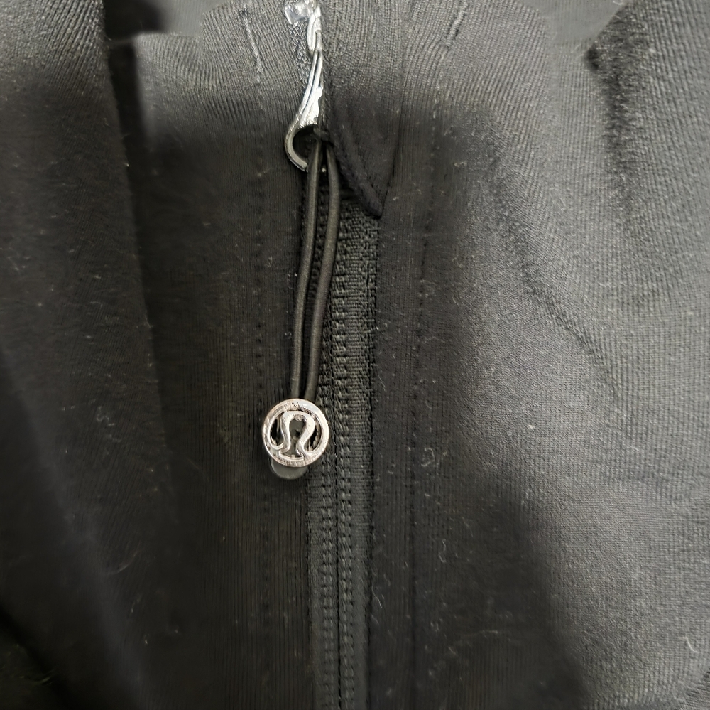 Lululemon Define Hoodie - Picture 2 of 6